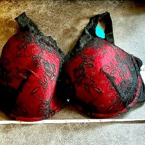 Deep plunge underwire bra nwot 42DD